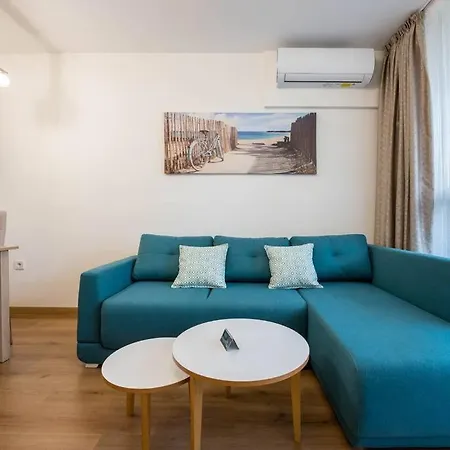 Labyrinth - Free Parking Space Included * וארנה