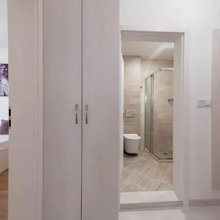 Labyrinth - Free Parking Space Included דירה