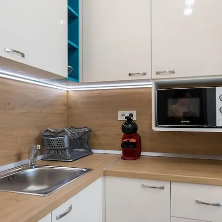 Labyrinth - Free Parking Space Included דירה וארנה