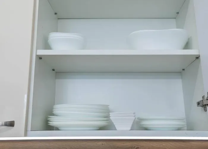 Labyrinth - Free Parking Space Included * Warna