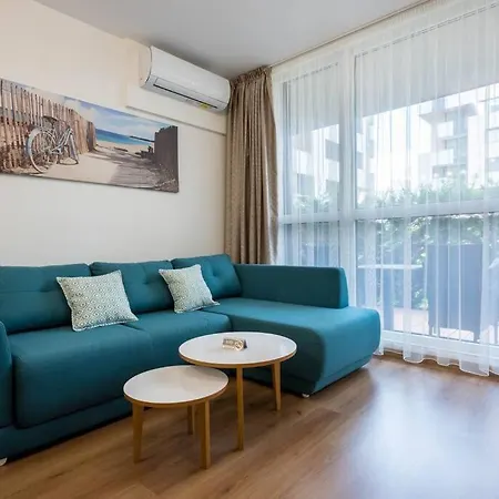 Labyrinth - Free Parking Space Included *