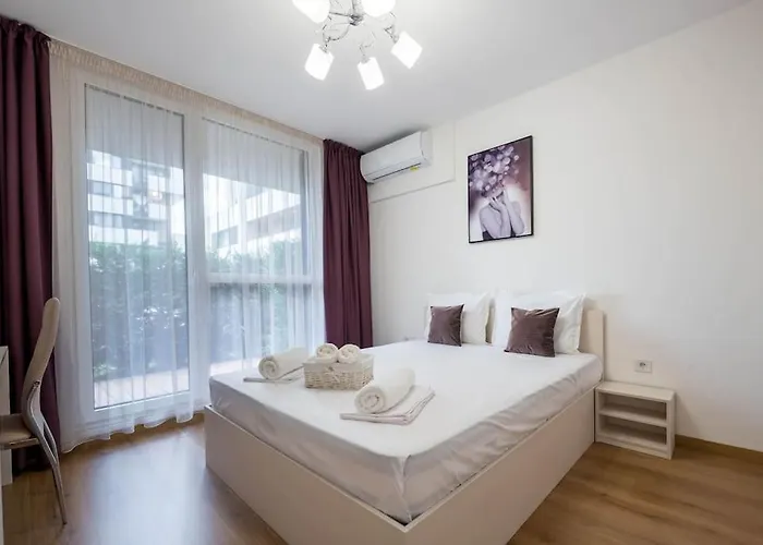 Labyrinth - Free Parking Space Included Apartment